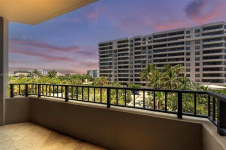 201 Crandon Blvd