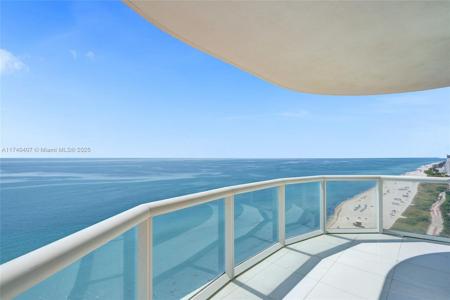 6365 Collins Ave