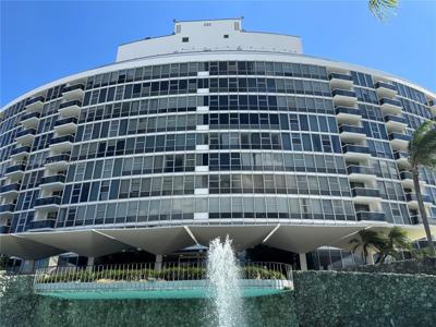 900 Bay Dr