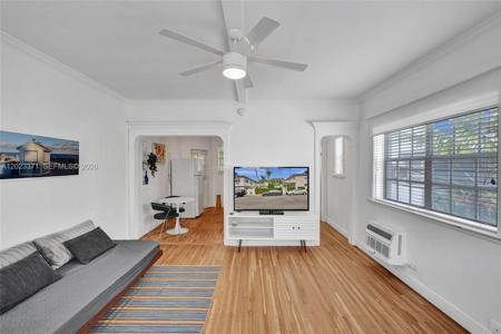 717 Espanola Way