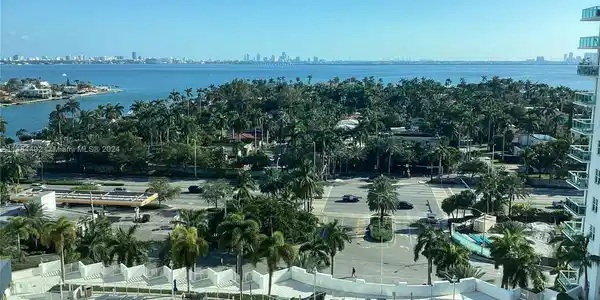 7900 Harbor Island Dr