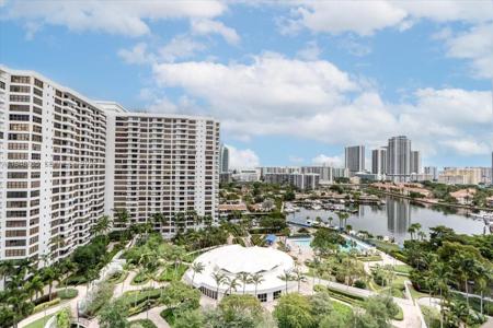 600 Three Islands Blvd