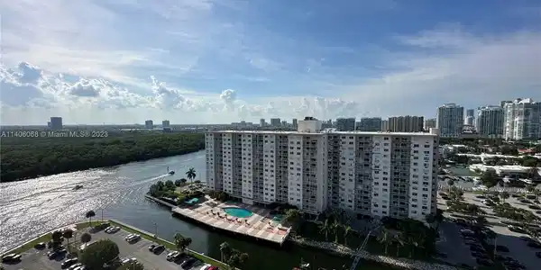 500 Bayview Dr Unit 1819