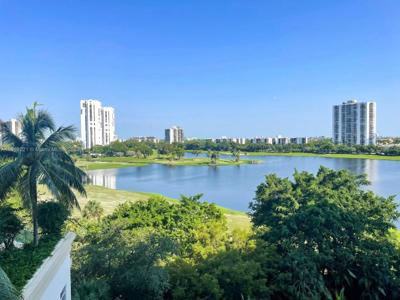 20000 E Country Club Dr