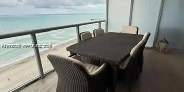 17121 Collins Ave