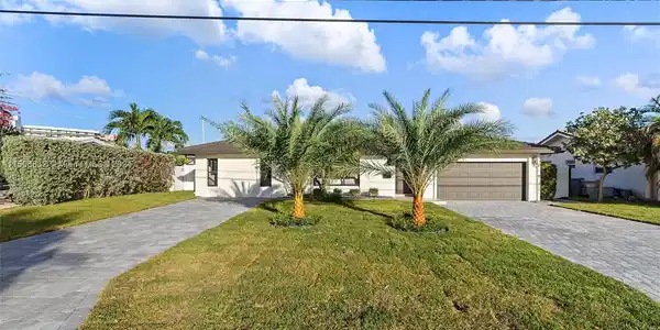 1320 NE 27th Ter
