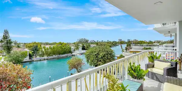 130 S Shore Dr