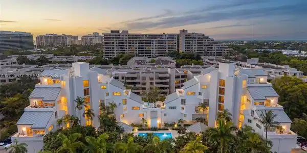 50 Ocean Lane Dr