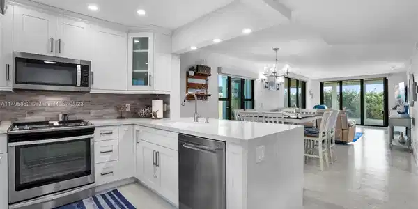 7380 S Ocean Dr