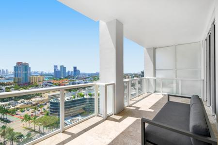 50 S Pointe Dr Unit 2005