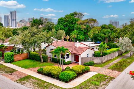 445 NE 10th Ave
