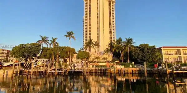 4000 Towerside Ter