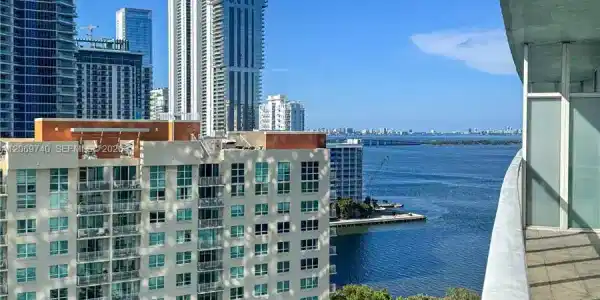 1900 N Bayshore Dr