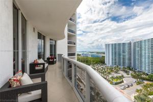 15811 Collins Ave
