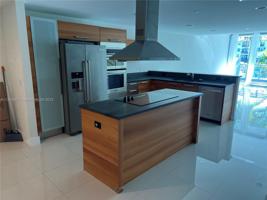 2950 NE 188th St Unit 133