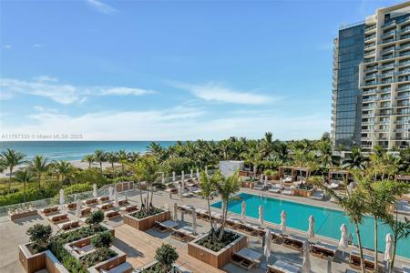 2301 Collins Ave