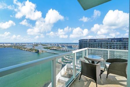 1900 N Bayshore Dr