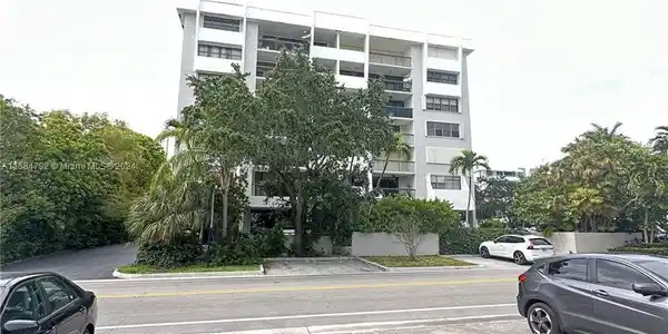 9300 Bay Harbor Ter