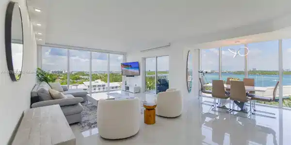10275 Collins Ave