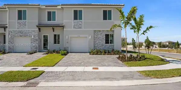 716 SE 14th Ct