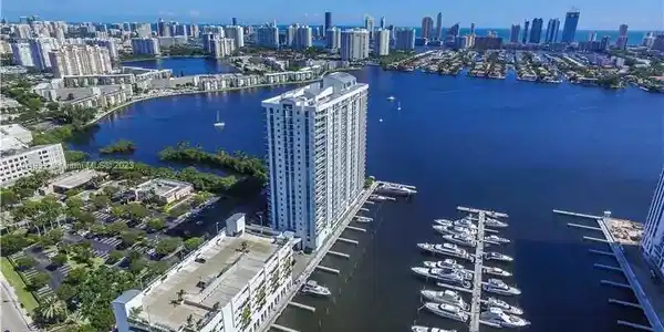 17301 Biscayne Blvd