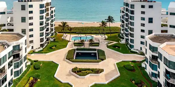 2565 S Ocean Blvd