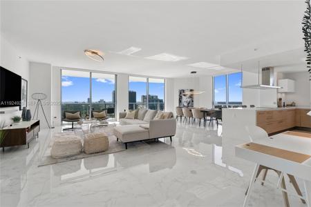17111 Biscayne Blvd