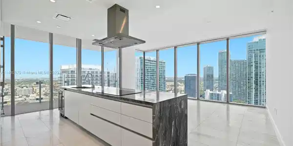 700 NE 26 TER Unit 3306