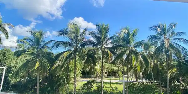 177 Ocean Lane Dr