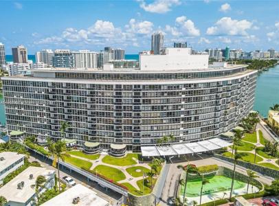 900 Bay Dr