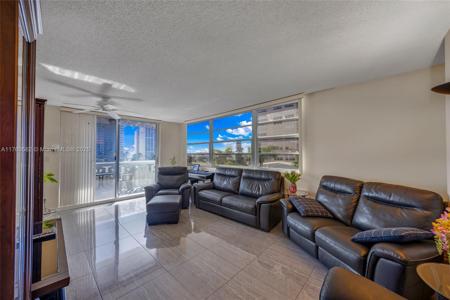 3113 S Ocean Dr