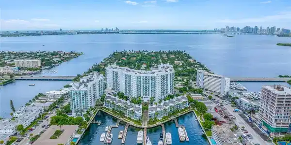 7910 Harbor Island Dr