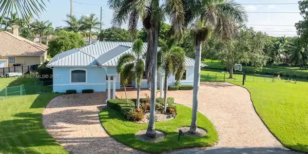 16230 SW 89th Ct