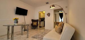 918 Jefferson Ave Unit 8