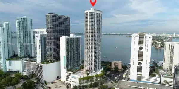 1750 N Bayshore Dr