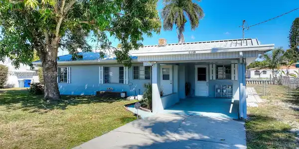 1138 Harbor Drive