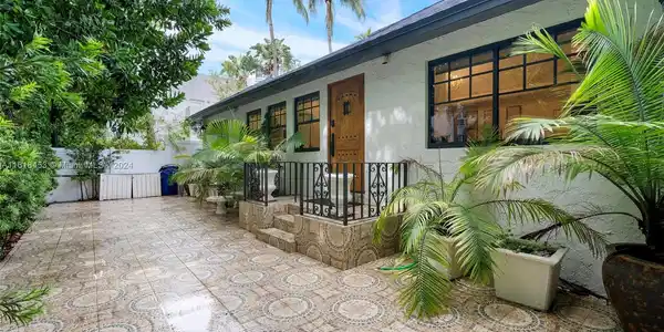 242 Meridian Ave