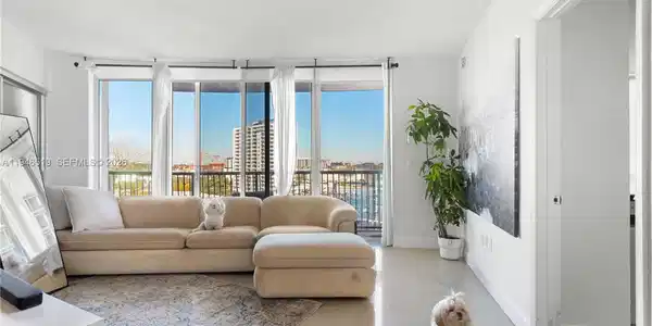 1750 N Bayshore Dr