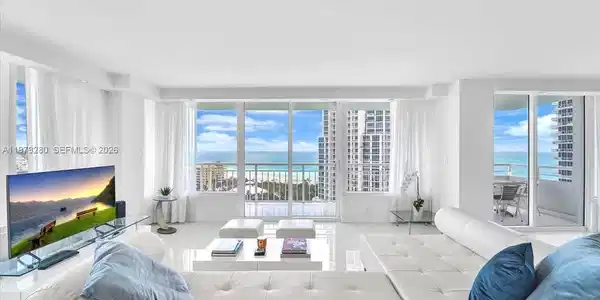 400 S Pointe Dr
