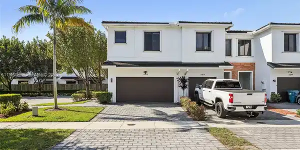 10828 SW 235 St