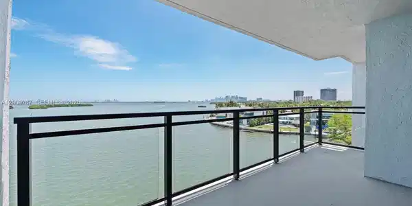 7751 NE Bayshore Ct