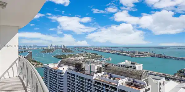 1750 N Bayshore Dr