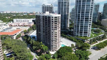 2843 S Bayshore Dr