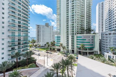 1300 Brickell Bay Dr