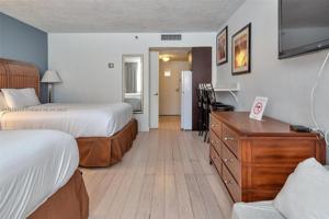 19201 Collins Ave Unit 105
