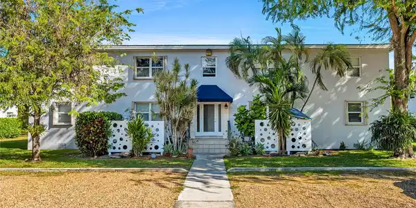 7621 SW 55th Ave