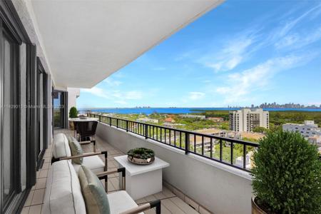 151 Crandon Blvd