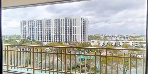11113 Biscayne Blvd
