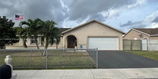 13753 SW 282nd Ter