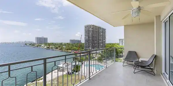 11111 Biscayne Blvd